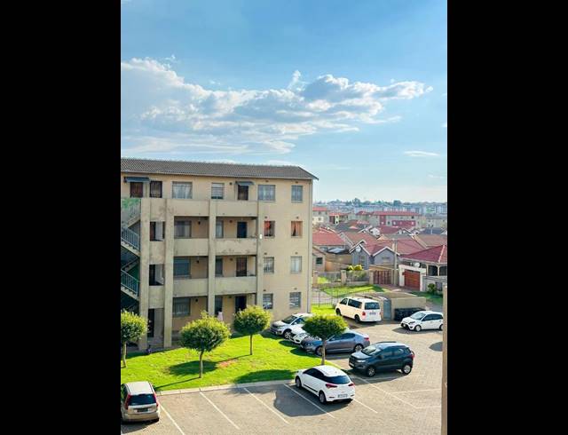 2 BEDROOM APARTMENT FOR SALE IN FLEURHOF